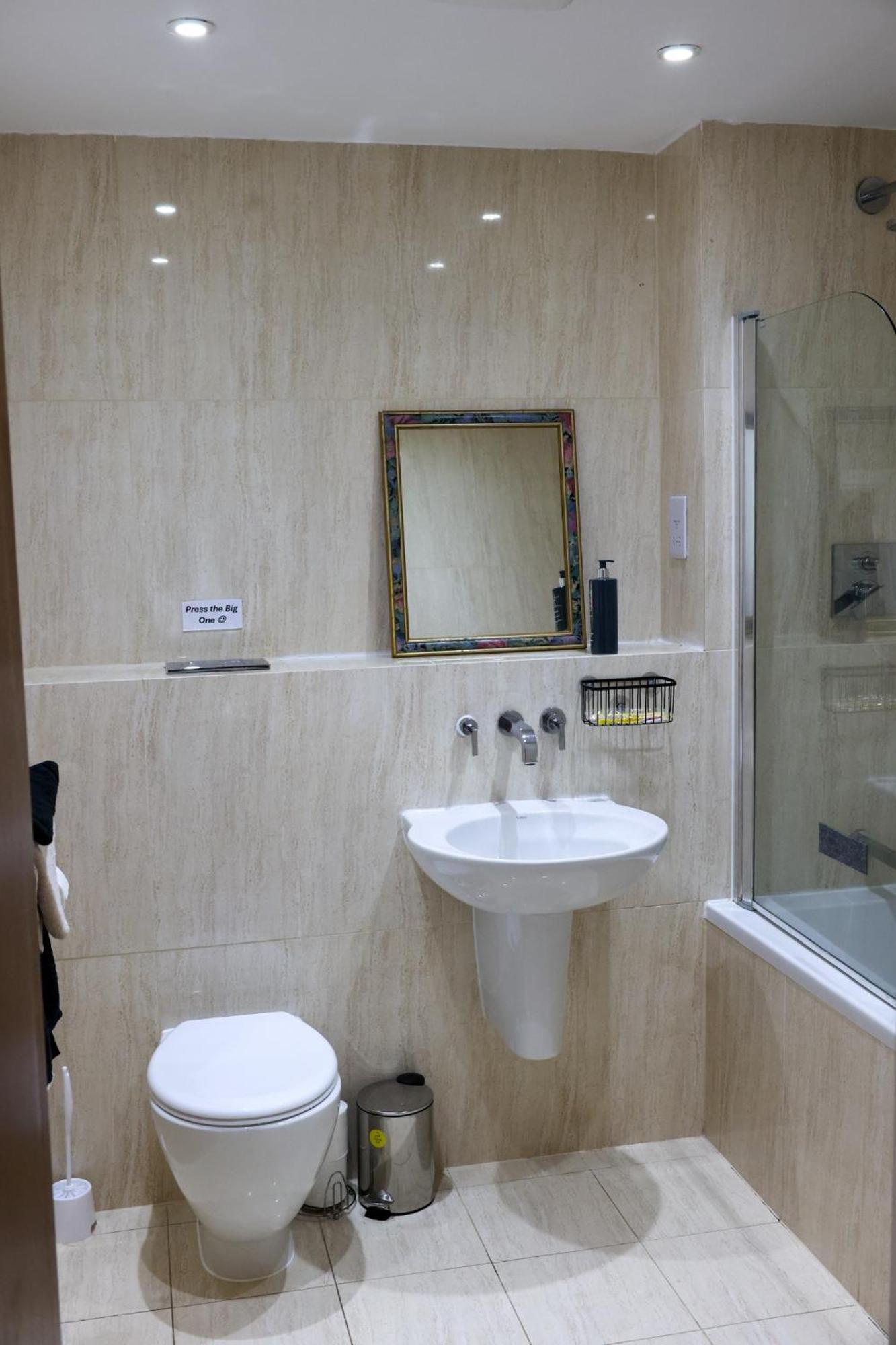Centrally Located 1Br Apt Near Edg Cricket, University Of Bham, Priory Hospital & Cannon Hill Park Birmingham Exterior photo
