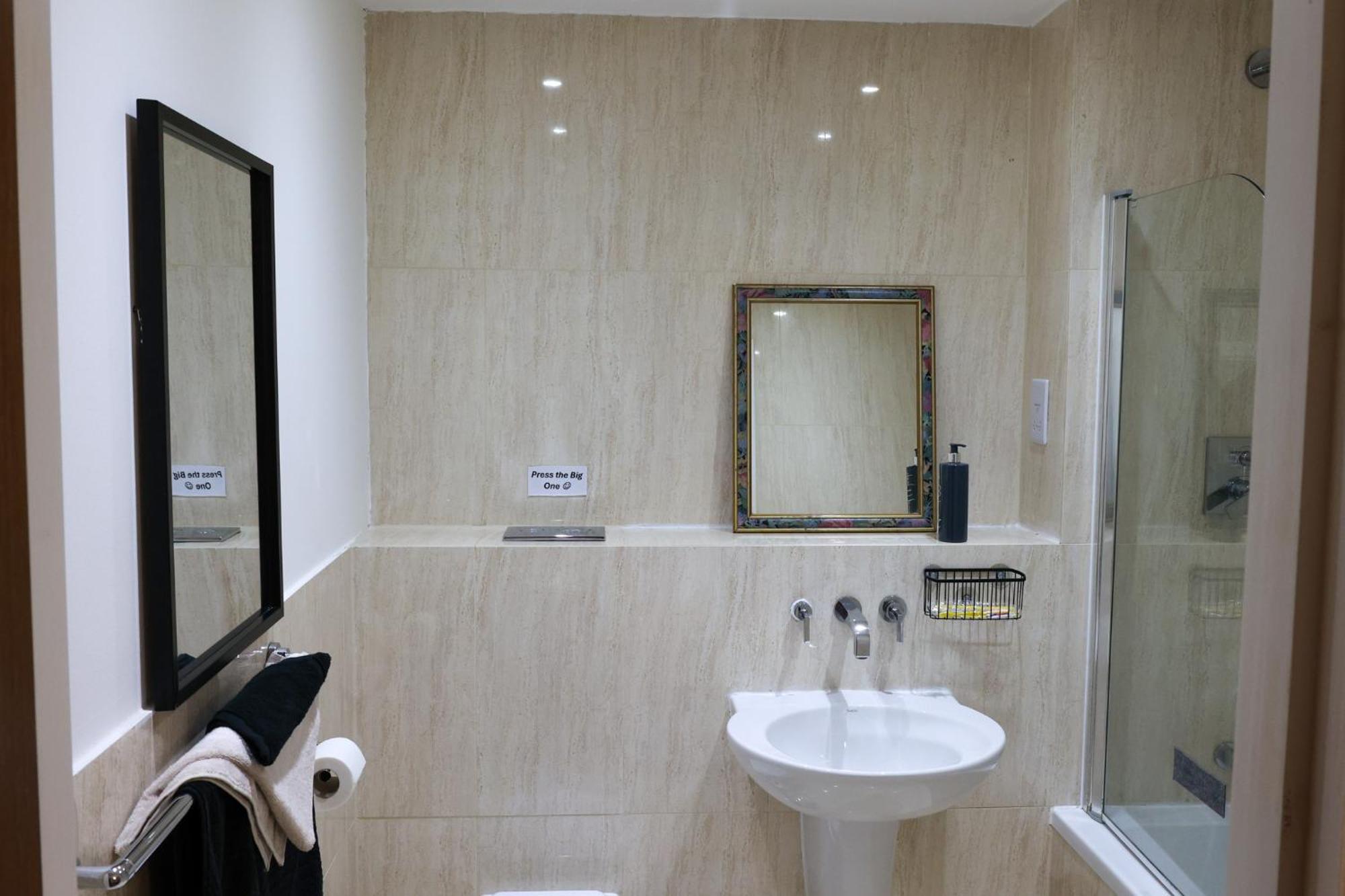 Centrally Located 1Br Apt Near Edg Cricket, University Of Bham, Priory Hospital & Cannon Hill Park Birmingham Exterior photo